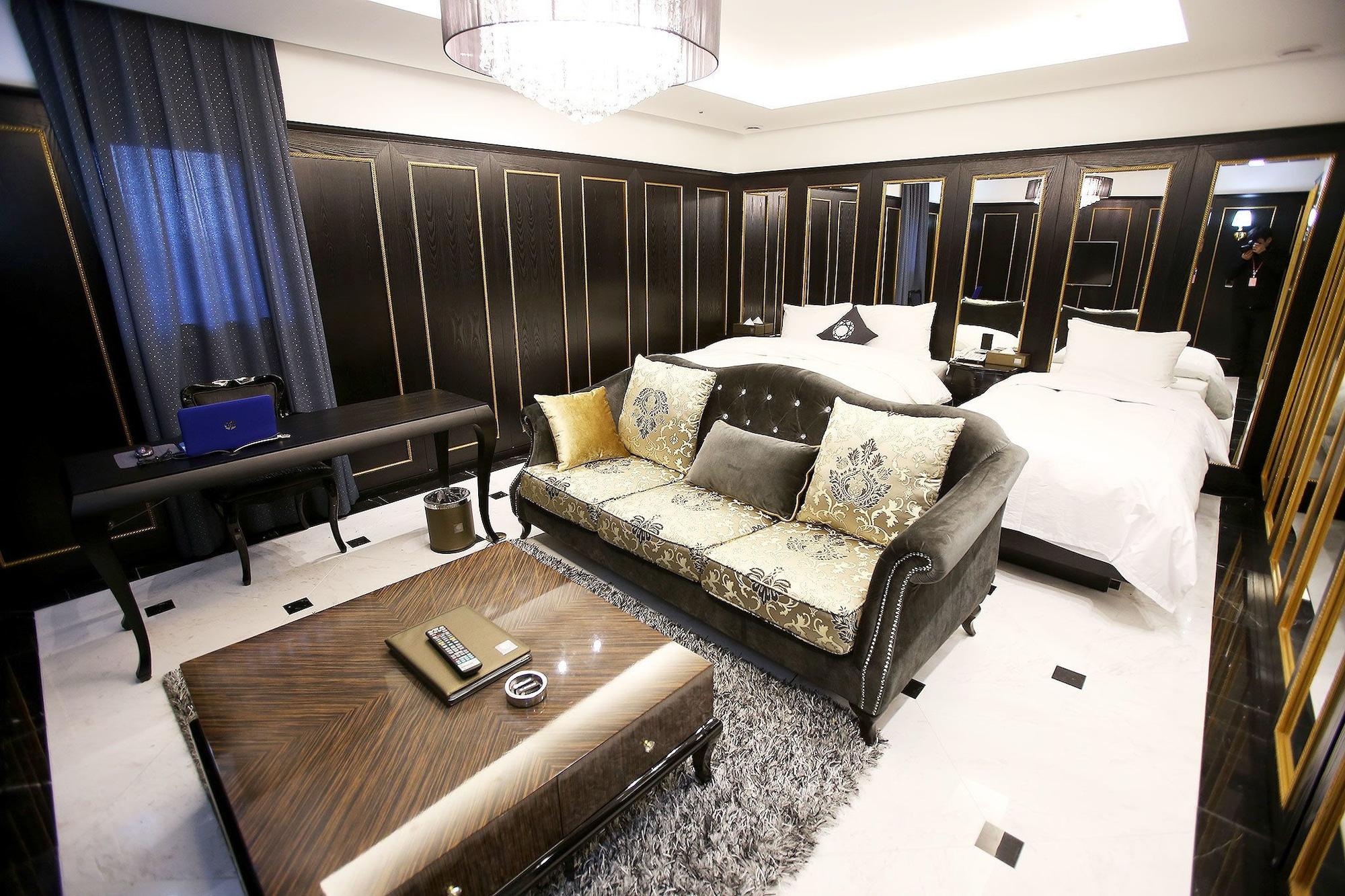 Cullinan Hotel 3*