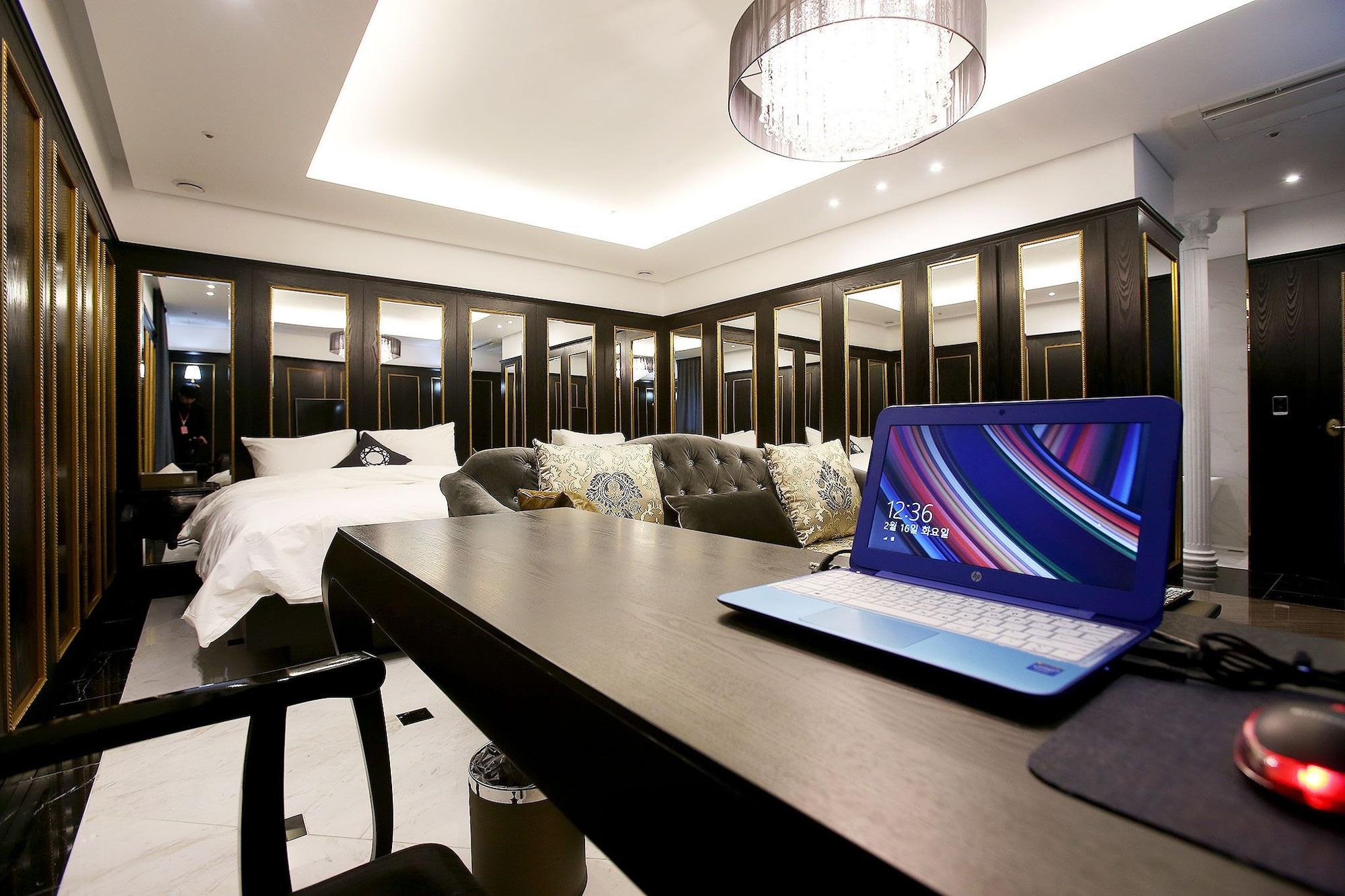Hotel Cullinan 3*