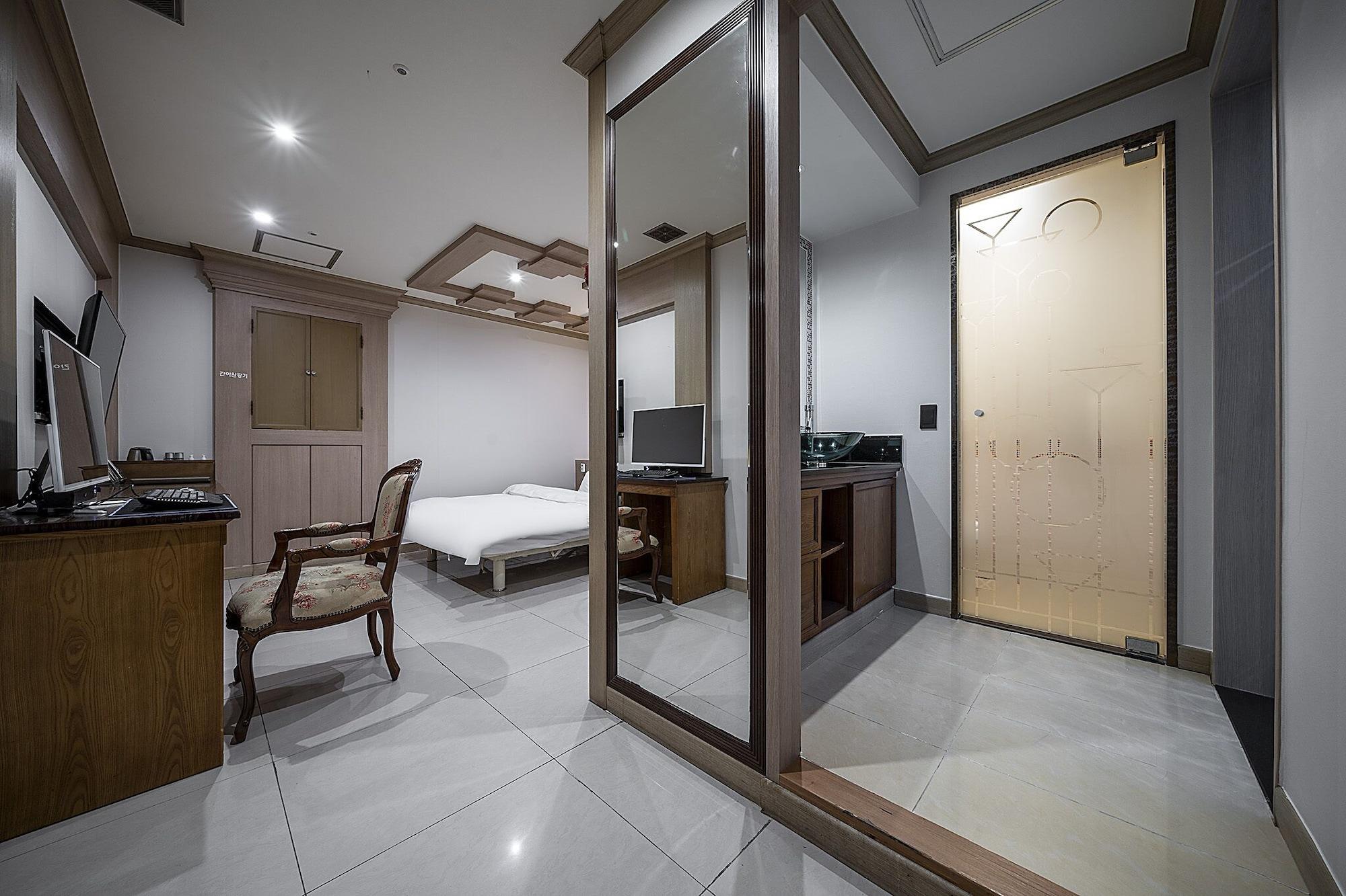 Cullinan Hotel 3*